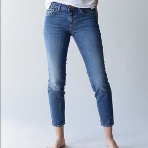 CLOSED Baker Mid Rise Cropped Jean size 27